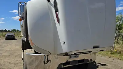 USED 2018 PETERBILT 348