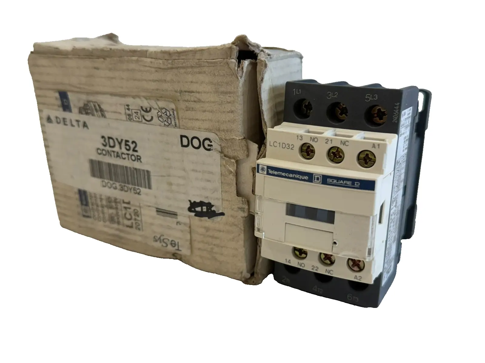 NEW TELEMECANIQUE SQUARE D LC1D32 CONTACTOR 3-POLE 3DY52