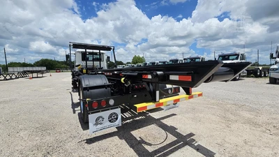 New | in-Stock 2027 MACK MD6 Rolloff Trucks Texas US | Roll Off Truck World #1491880