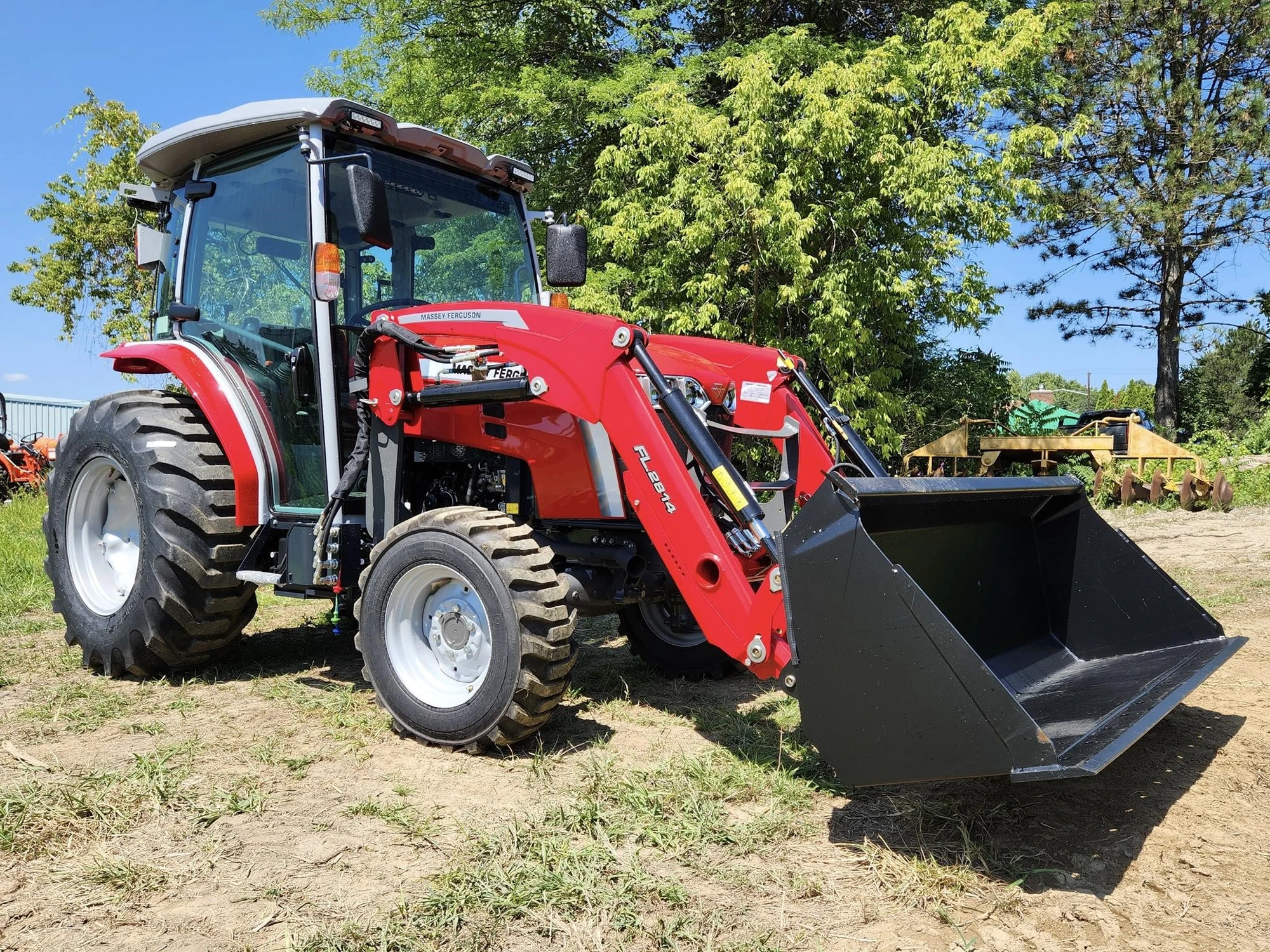 New | in-Stock 2025 MASSEY FERGUSON 2M.50 Utility Tractors New York US | Abele Tractor #1343193