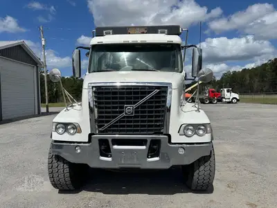 Used 2017 VOLVO VHD84F200 Dump trucks South Carolina US | Palmetto Machinery #1427259