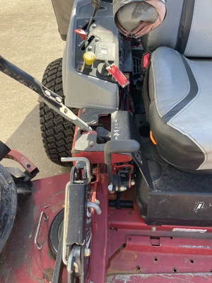 USED 2022 EXMARK LAZER Z ZERO TURN