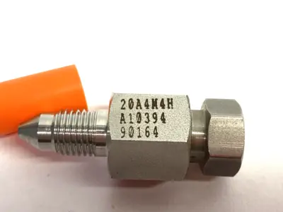 USED BUTECH HIGH-PRESSURE ADAPTOR, 1/4" HP TO 1/4" MP 20,000PSI