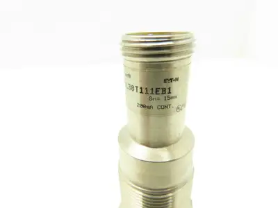 Cutler Hammer E57MBL30T111EB1 Proximity Sensor 30mm Dia 10-50VDC Range 15mm