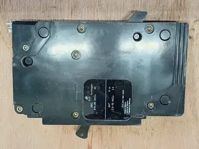 Used SCHNEIDER EDB16015 Switchgears British Columbia CA | Lenmark #1438497