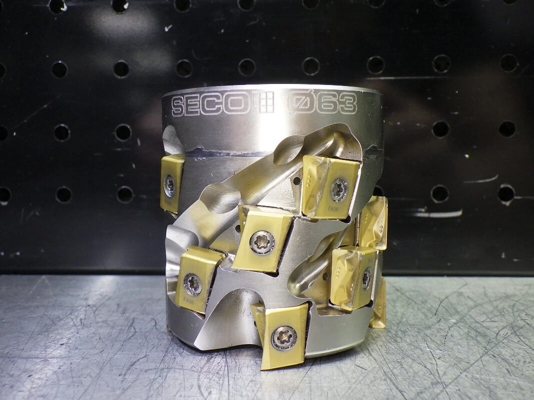 SECO 63mm 4 Flute Milling Cutter 27mm Arbor RD.R220.94-00063-046-12.4A-V3 (LOC3120A)