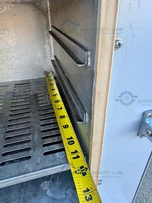 USED YAMATO DP32 VACUUM OVEN 250°C, 1 CU. FT. W/ KNF UN820.3FTP IP44 DIAPHRAGM PUMP
