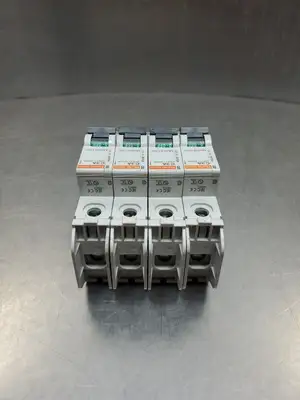 USED Merlin Gerin 60104 MULTI 9 C60 Circuit Breaker, 3A, 240VAC/60VDC
