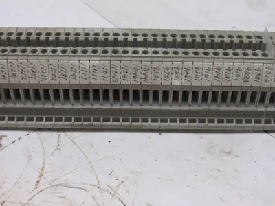 Allen Bradley 1492-W3 Terminal Block Lot of 100