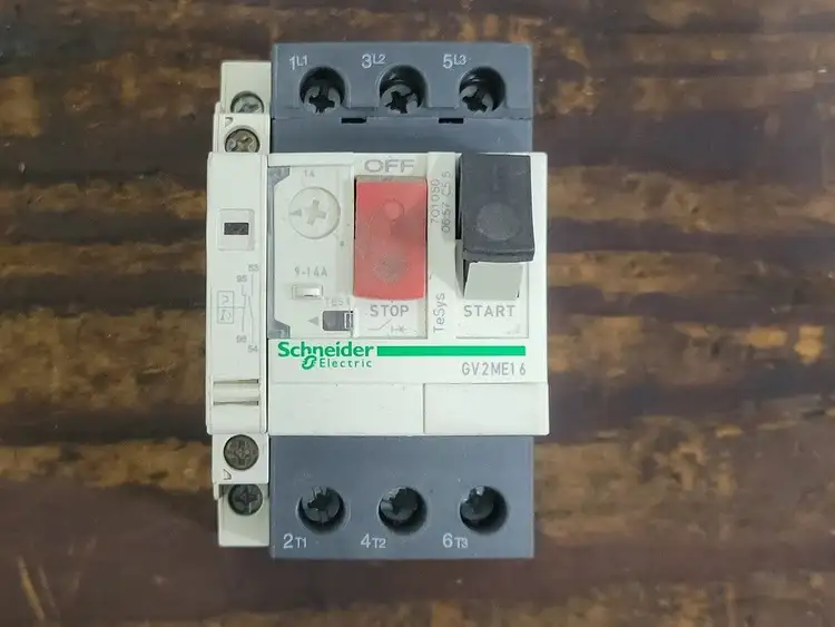Used SCHNEIDER ELECTRIC GV2ME16 Switchgears British Columbia CA | Lenmark #242047