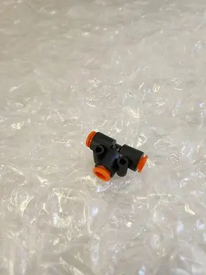 NEWPORT PNEUMATIC LEVELING VALVE 10009736