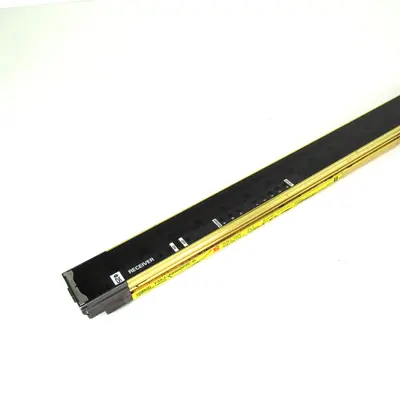 USED OMRON F3SJ-A0900P25-D