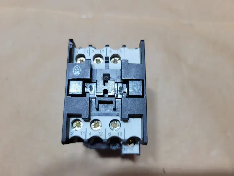Used MOELLER DIL00M Switchgears British Columbia CA | Lenmark #1438453