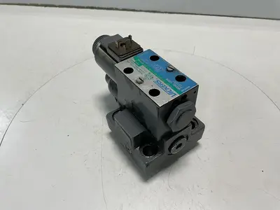 USED VICKERS DG4V-3S-2AL-M-U-HL7-60-EN490