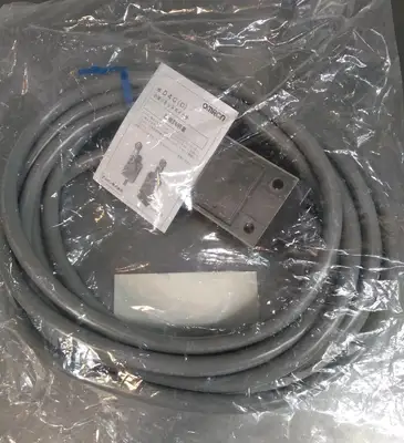 Omron D4C-1620 D4C1620 Proximity Switch Loc5D14
