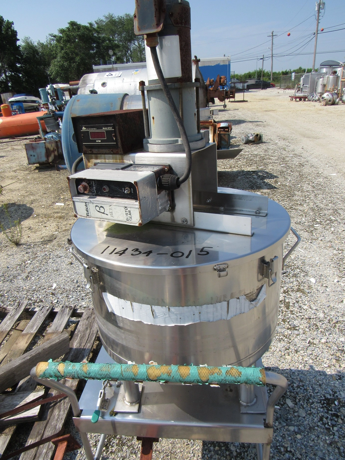 Used 25 gallon stainless steel vertical tank
