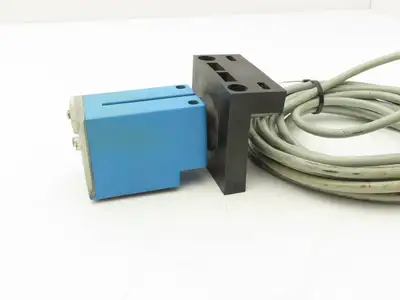 Sick WL2000-R1305 Photoelectric Proximity Sensor 15M Range 10-30VDC