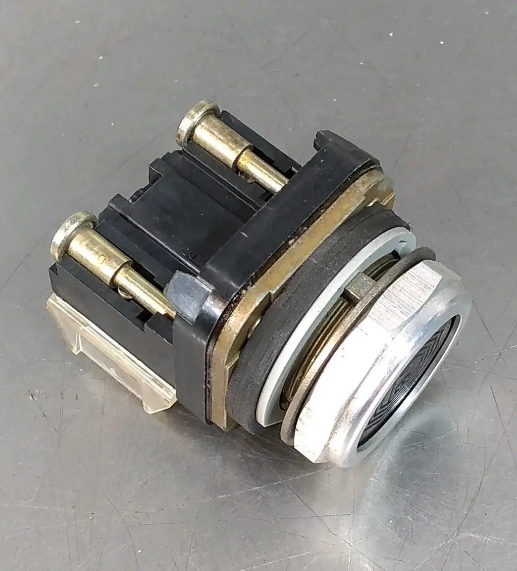 Allen Bradley 800T-A / T Black Flush Head Push Button Loc4D23