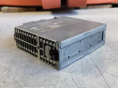 USED SIEMENS 6ES7 322-1HF10-0AA0