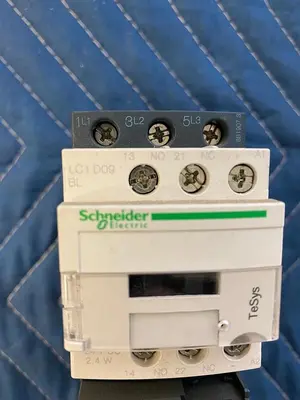 USED SCHNEIDER ELECTRIC LC1D09
