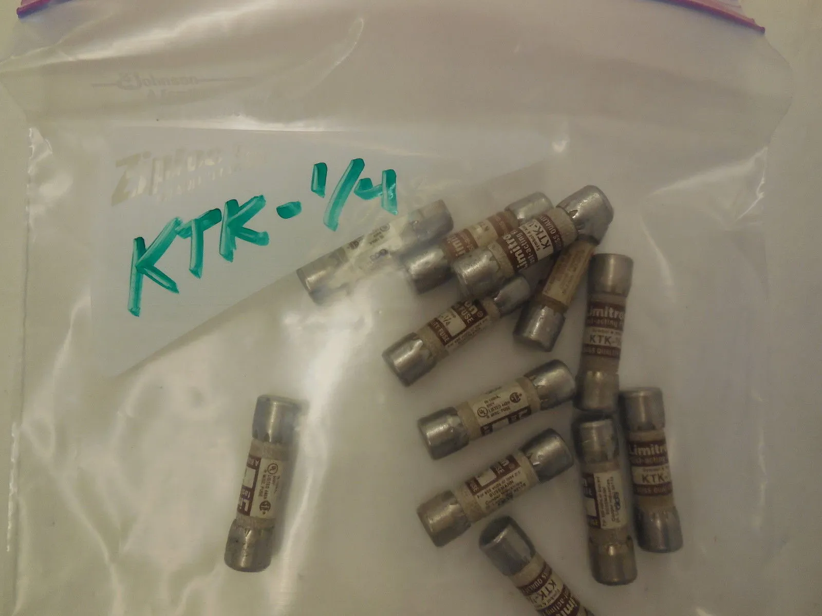 12 NEW LIMITRON KTK-1/4 FUSES KTK14