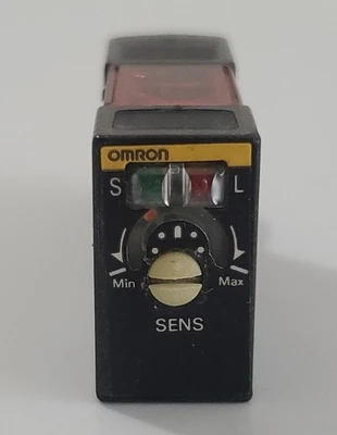 USED Omron E3S-AR86