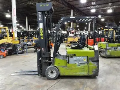 USED 2020 CLARK TMX25