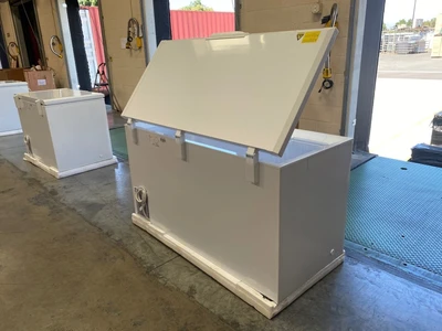 171-0387 58" Solid Top Self Contained Ultra Low Temperature Chest Freezer