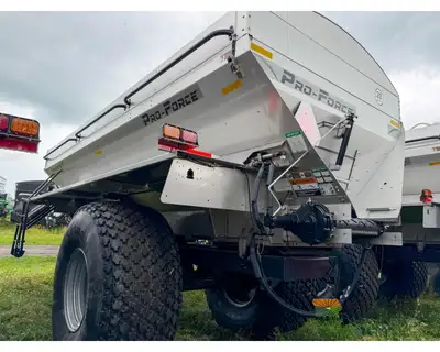 Used UNVERFERTH _UNKNOWN_ Dry Spreaders Iowa US | Keast Enterprises #1360460