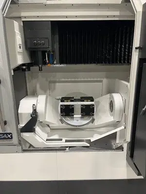 OKUMA GENOS M560V-5AX Vertical Machining Centers | Tight Tolerance Machinery (2)