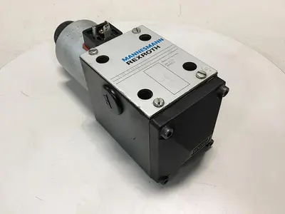 USED REXROTH 4WE10EA31CG24N9Z4