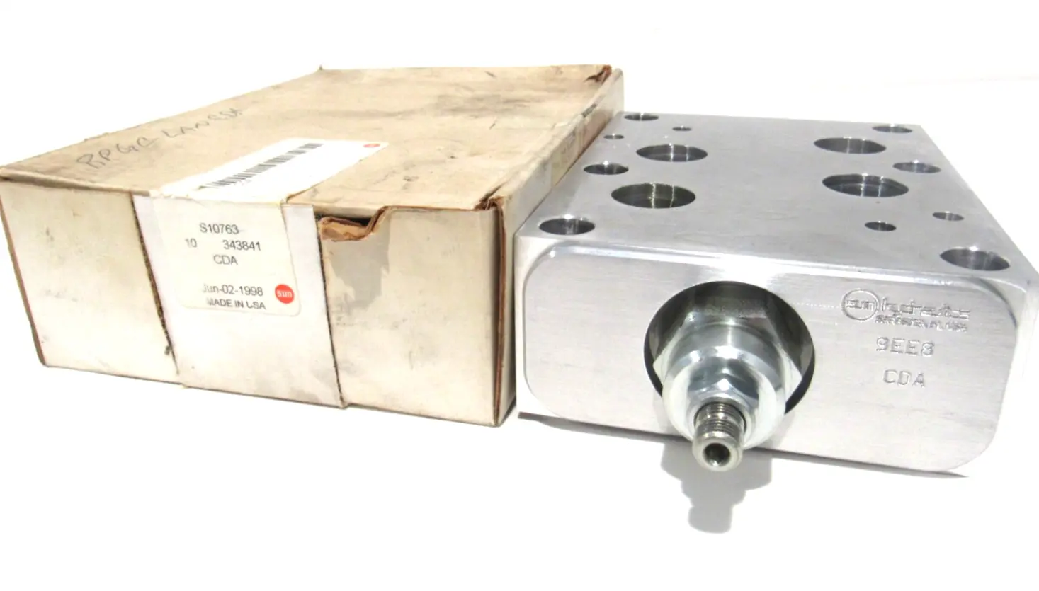 NEW SUN HYDRAULICS CDA 9EE8 MANIFOLD VALVE