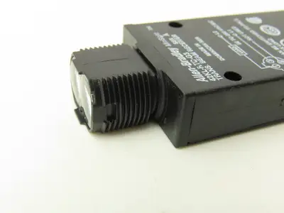 Allen Bradley 42KL-RTC-G3 Photoelectric Proximity Switch 30m Sensing Range