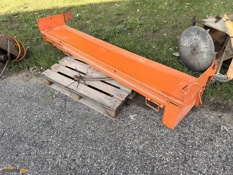 Used TAILGATE SALTER _UNKNOWN_ Dry Spreaders Michigan US | Miedema Asset Management Group #1414328