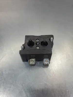 USED Cutler-Hammer N.O/N.C./N.O/N.C. 600V MAX