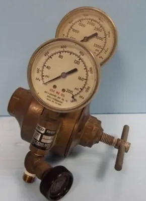 QTY. 1. AIRCO REGULATOR TYPE 580 ARGON/HELIUM/NITR...