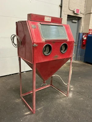 Used WATERLOO _UNKNOWN_ Blast Room (Manual Booth) Ohio US | Equipment Recovery Corp. #1331568