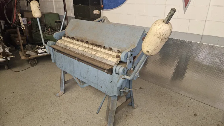 Used CHICAGO DREIS & KRUMP L31 Box & Pan Brakes including Finger Texas US | Texas Machinery Exchange #971689