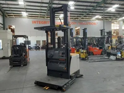 USED 2019 CROWN SP4050-30