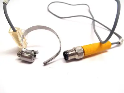 USED TURCK MAGNETIC INDUCTIVE FIELD SENSOR W/ CLAMP