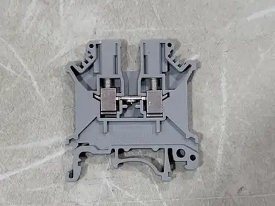 USED PHOENIX CONTACT UK3N
