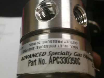 USED ADVANCED SPECIALTY APC330350C REGULATOR WITH  SWAGELOK 131SR