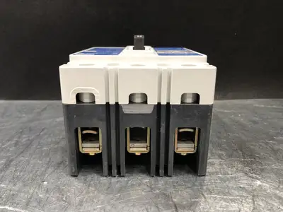 USED CUTLER-HAMMER EHD3025