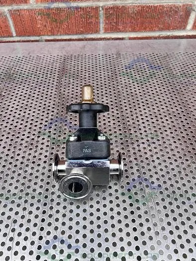 Used ITT PURE FLO 3-WAY 1-316L-RA20MAX-CWP150 DIAPHRAGM VALVE W/ 1" SANITARY FITTING Valves/Fittings California US | Equipment Lab #485541