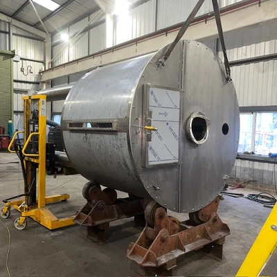 3200 L S/S Enclosed Tank