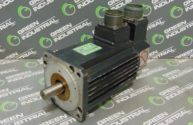 Yaskawa Electric USASEM-05AE2 AC Servo Motor Used