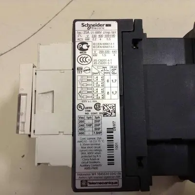 USED TELEMECANIQUE LC1D09