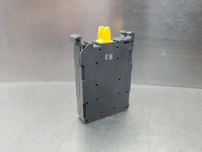 Allen Bradley 800F-X01S Ser. A 10A 690V Contactor Module. 4E-8