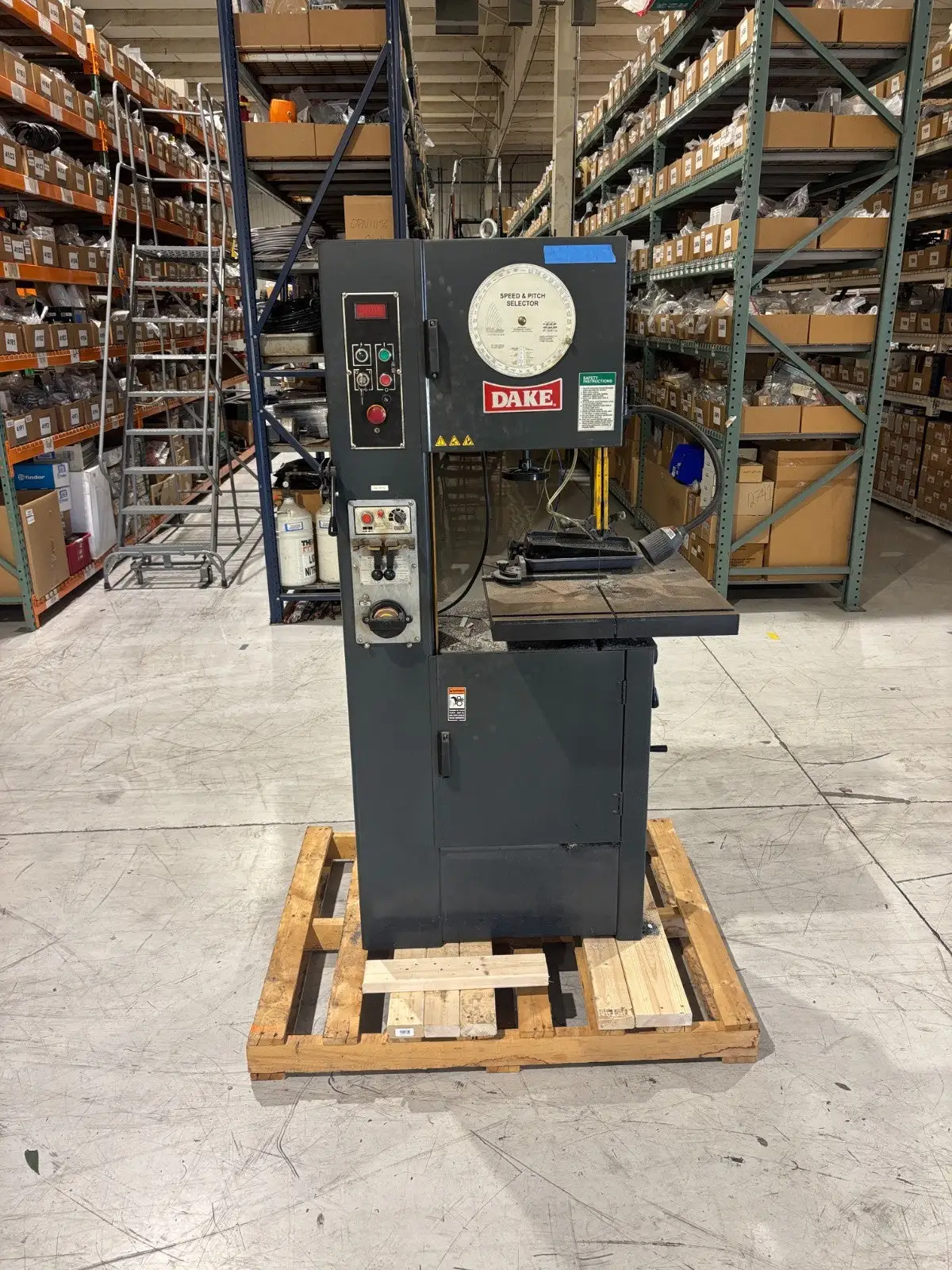 Used Dake V-16 Vertical Band Saws Michigan US | Maverick Industrial Sales #1398834