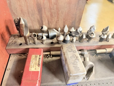 Used _UNKNOWN_ _UNKNOWN_ Chamfering & Deburring Tools Michigan US | Miedema Asset Management Group #1292834